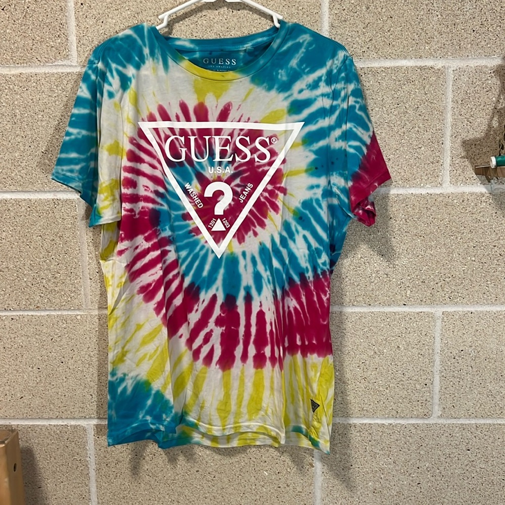 Vibrant Tie-Dye Multicolored Guess T-shirt Unisex Size M
